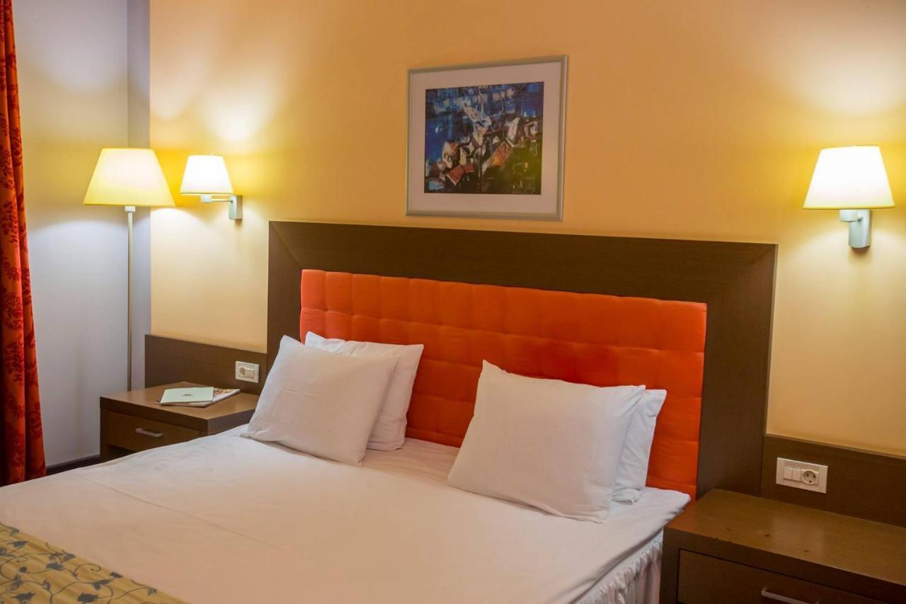 Park Hotel Romantica Svilengrad Exterior foto