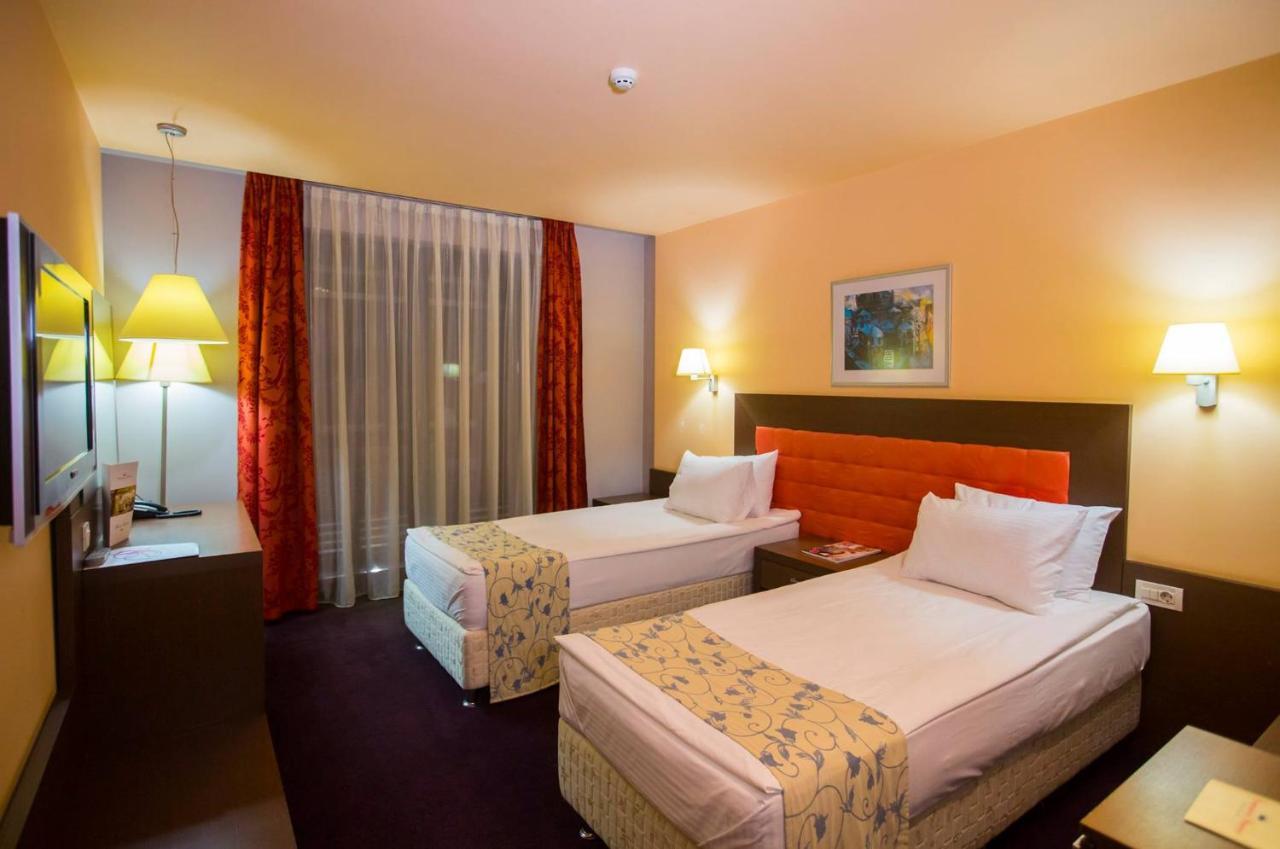 Park Hotel Romantica Svilengrad Exterior foto