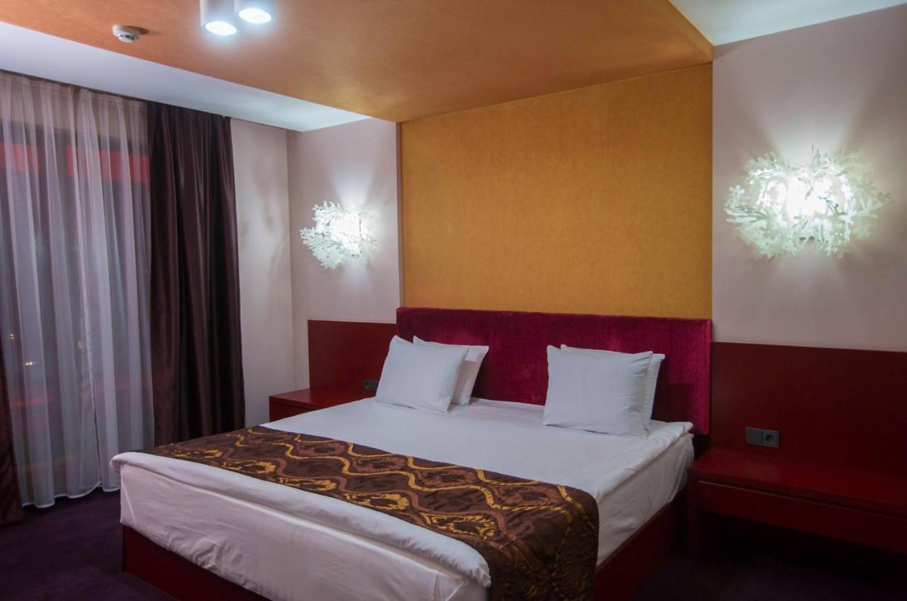 Park Hotel Romantica Svilengrad Exterior foto